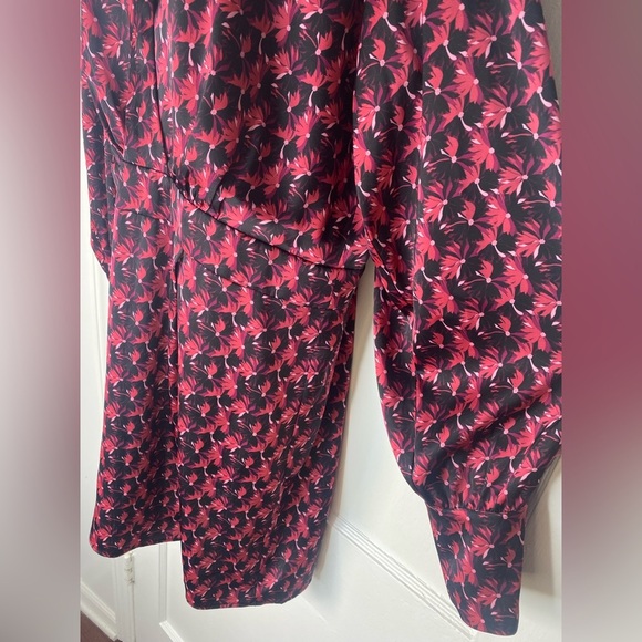 Ronny Kobo Collection Black and Pink Floral Long Sleeve Dress missing button - Picture 10 of 15